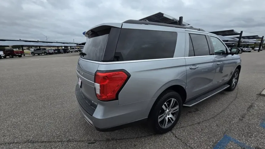 2022 Ford Expedition Max | Photo 5 of 35