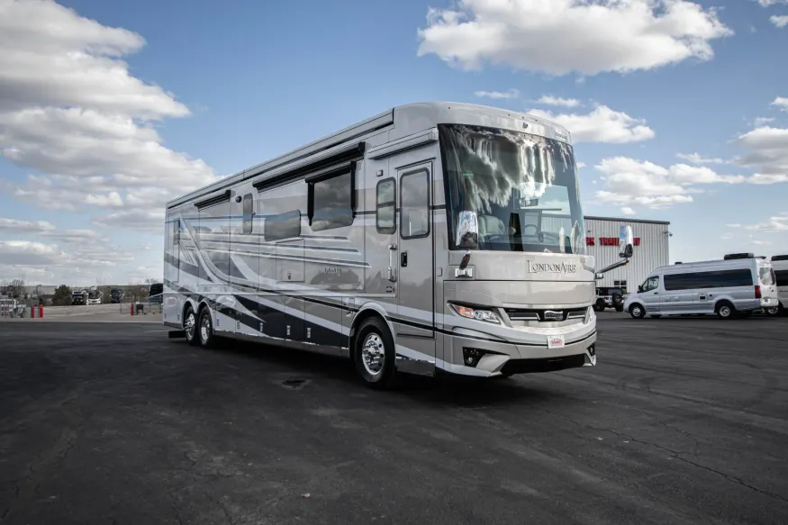 2026 Newmar London Aire 4551 | Photo 9 of 40