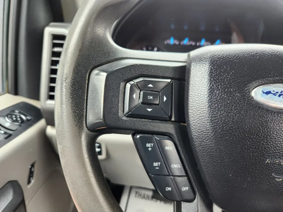 2019 Ford Super Duty F-350 SRW | Photo 25 of 30