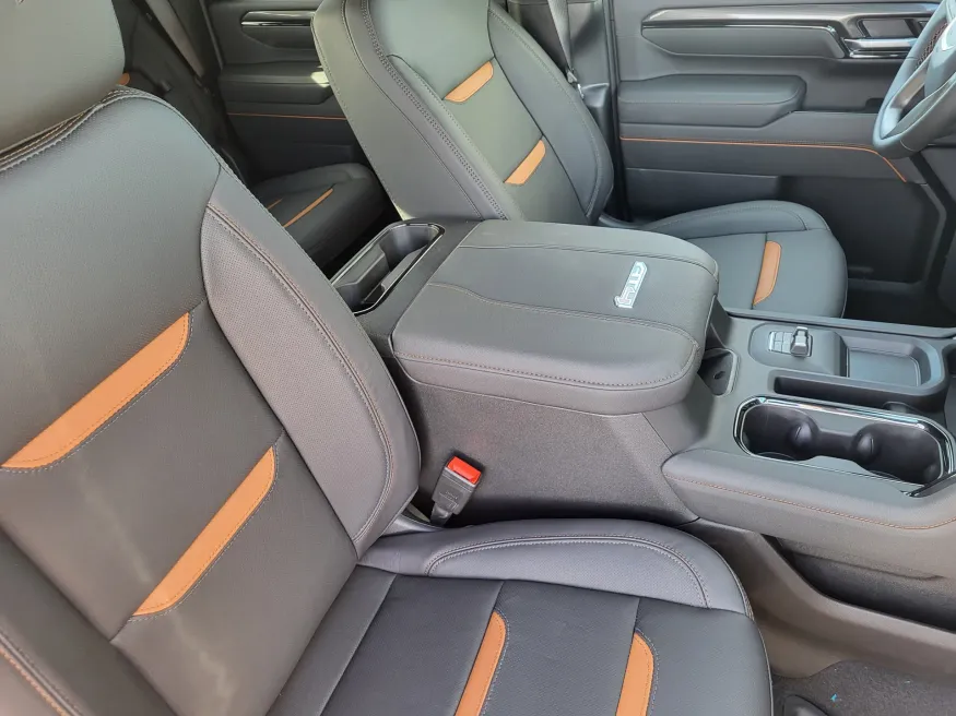 2026 GMC Sierra 2500HD AT4 | Photo 12 of 24