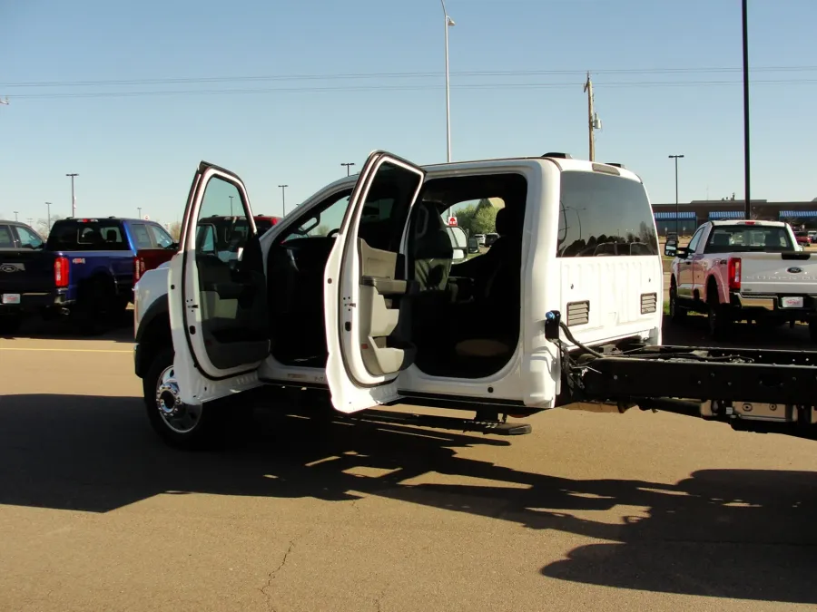 2026 Ford Super Duty F-550 XLT | Photo 14 of 23