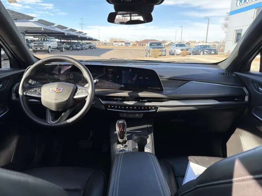 2025 Cadillac XT4 AWD Premium Luxury | Photo 11 of 21