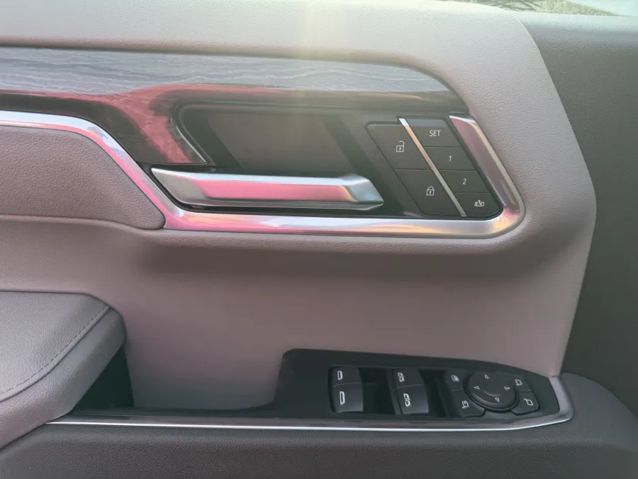 2026 Chevrolet Silverado 1500 LTZ | Photo 12 of 20