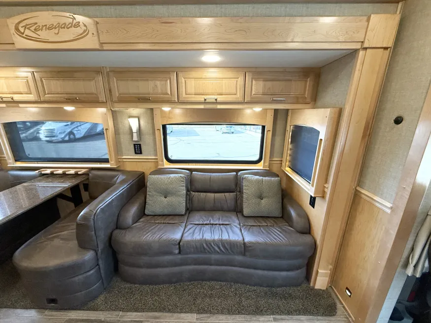 2019 Renegade Classic 3200AM | Photo 7 of 28