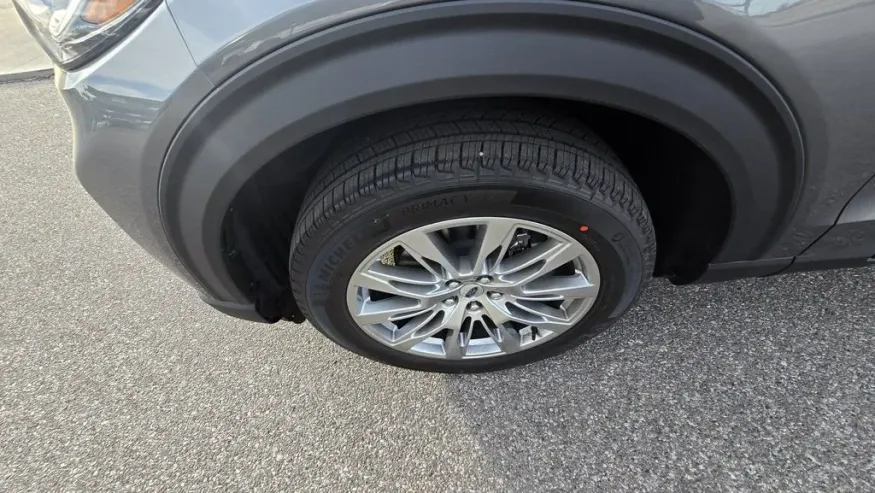 2026 Ford Explorer | Photo 10 of 31