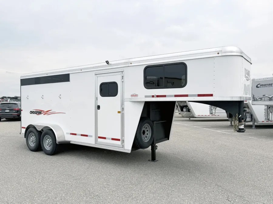 2025 Logan Coach Crossfire 3HGN | Photo 1 of 14