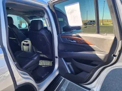 2019 Cadillac Escalade Luxury | Thumbnail Photo 19 of 33