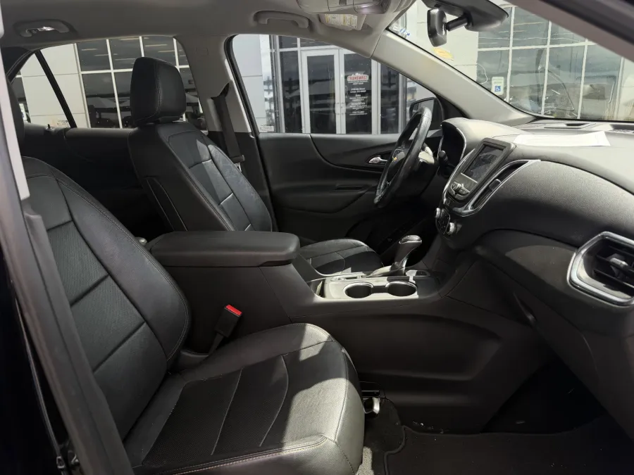 2020 Chevrolet Equinox LT | Photo 11 of 18