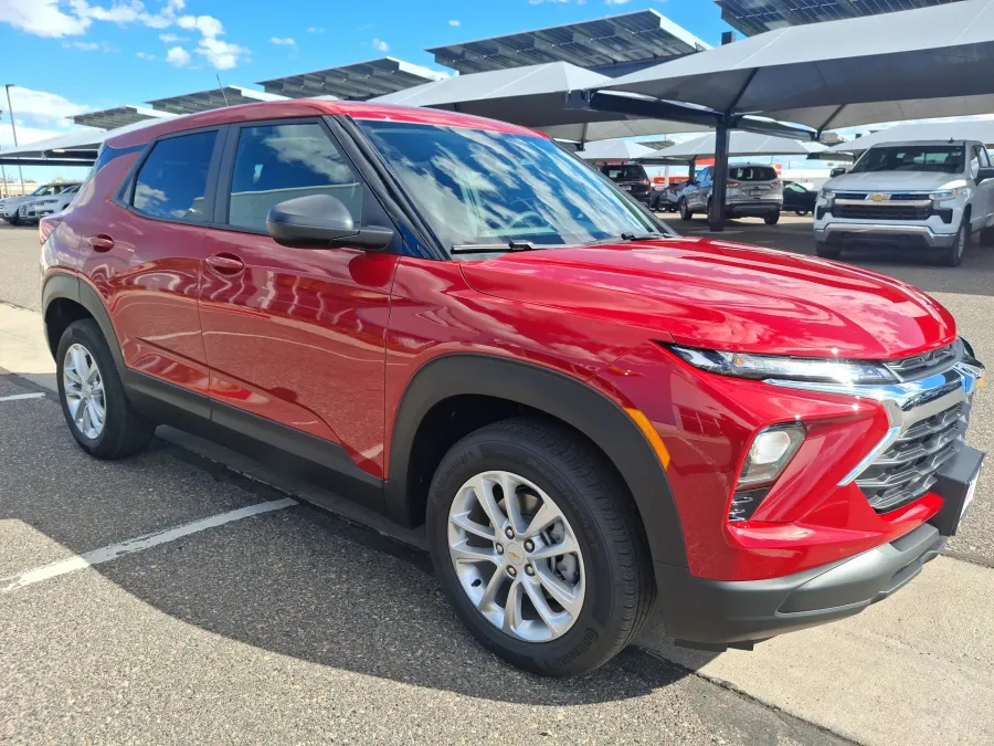2026 Chevrolet Trailblazer LS | Photo 6 of 17