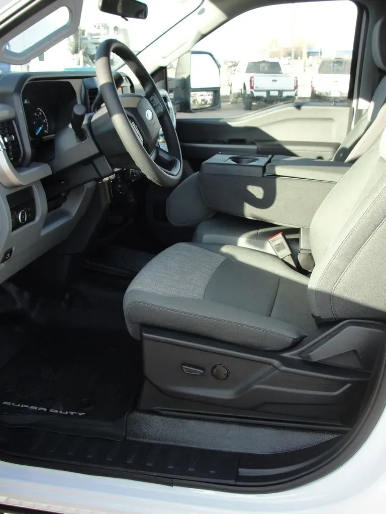 2026 Ford Super Duty F-350 XLT | Photo 9 of 12