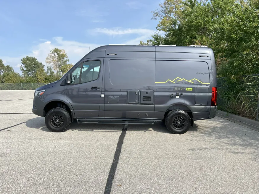 2022 Pleasure-way Rekon 4x4 | Photo 1 of 20