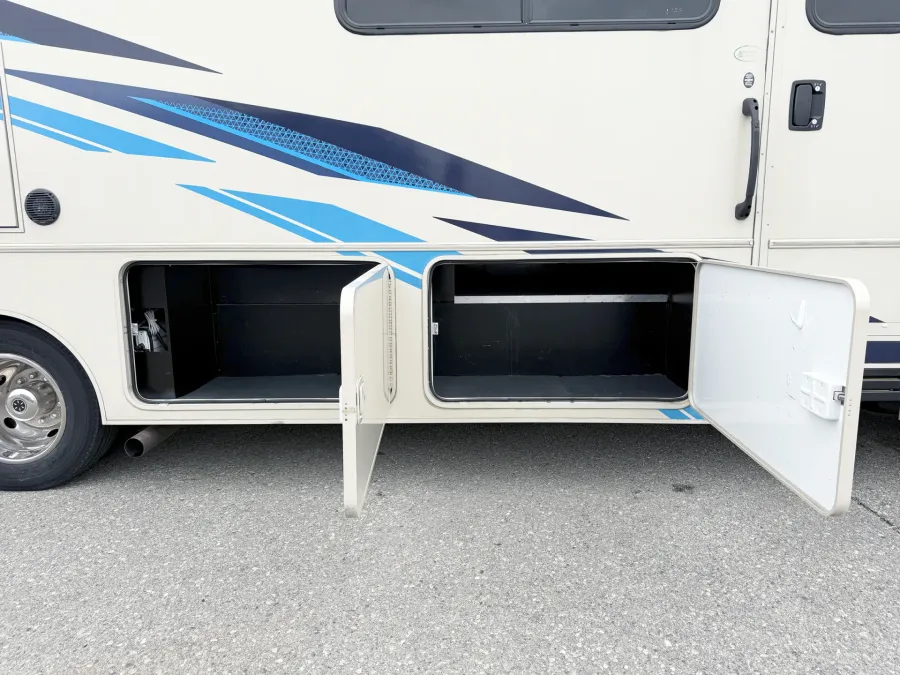 2018 Winnebago Vista 29 VE | Photo 19 of 24