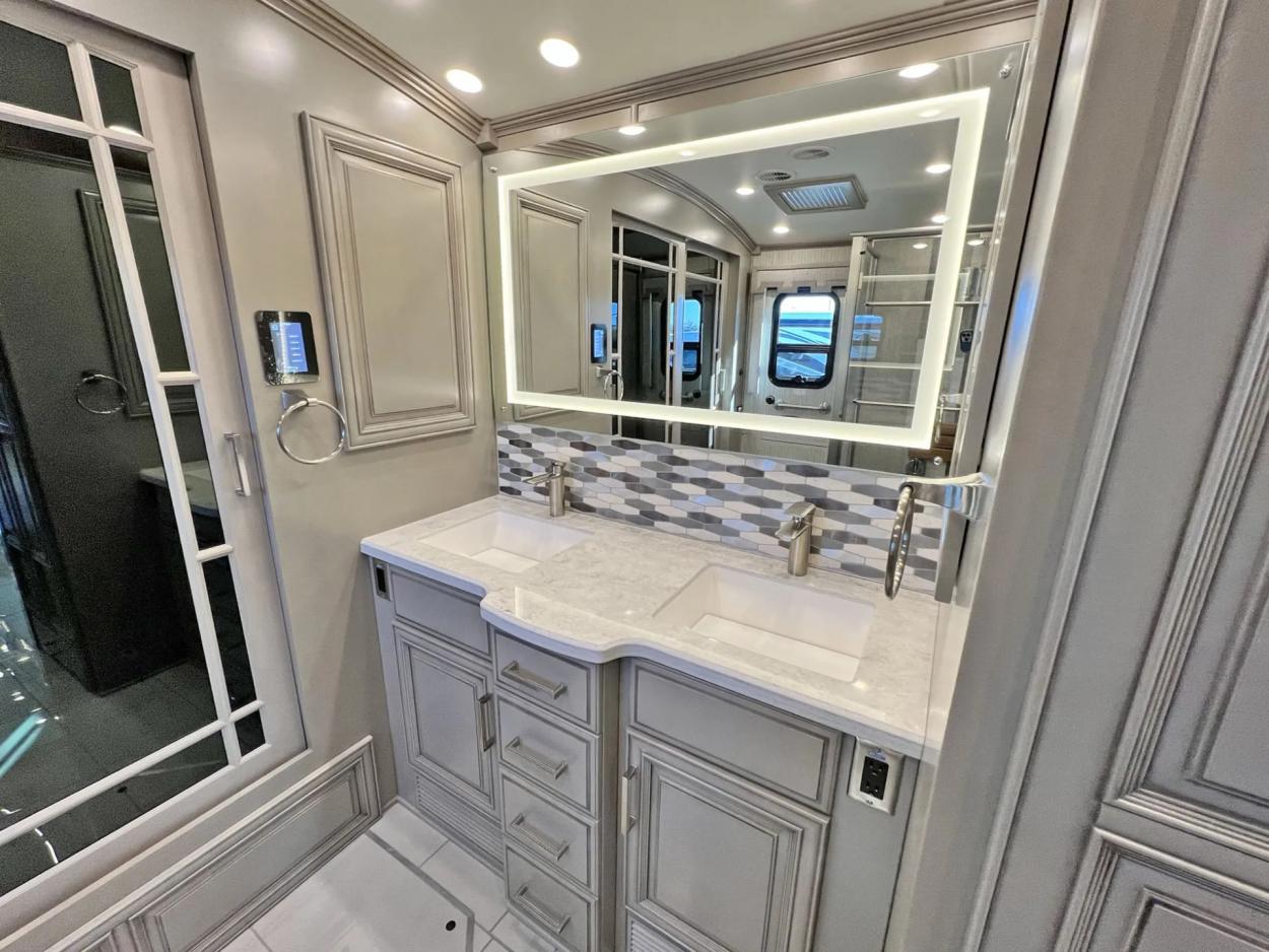 2023 Newmar London Aire 4551 | Photo 21 of 34
