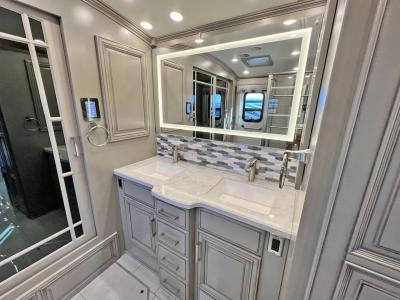 2023 Newmar London Aire 4551 | Thumbnail Photo 21 of 34