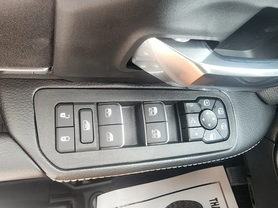 2025 RAM 3500 Laramie | Photo 23 of 26