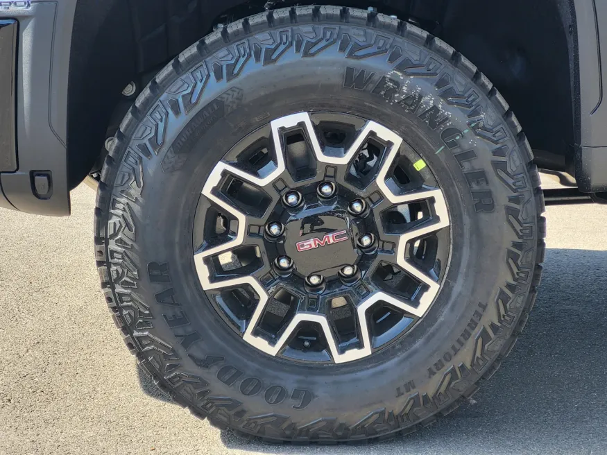 2026 GMC Sierra 2500HD AT4X | Photo 9 of 25