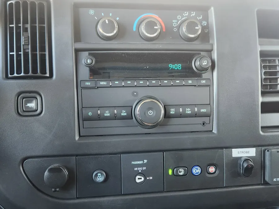 2025 GMC Savana Commercial Cutaway | Photo 15 of 21