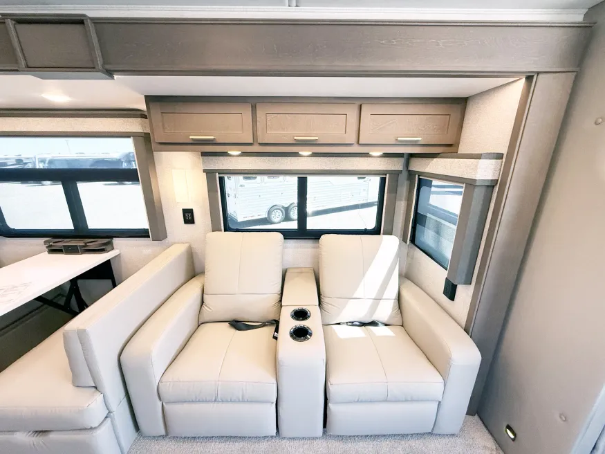 2026 Renegade Valencia 36SB | Photo 7 of 28