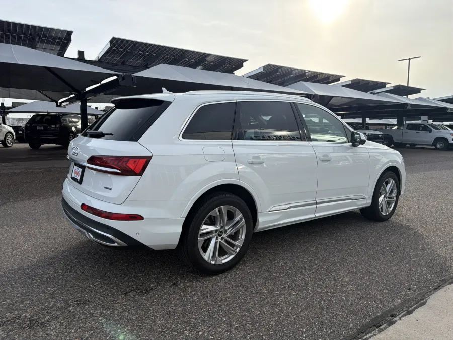 2023 Audi Q7 Premium Plus | Photo 4 of 23