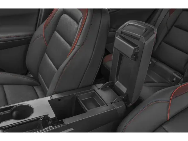 2025 Chevrolet Equinox | Photo 10 of 13