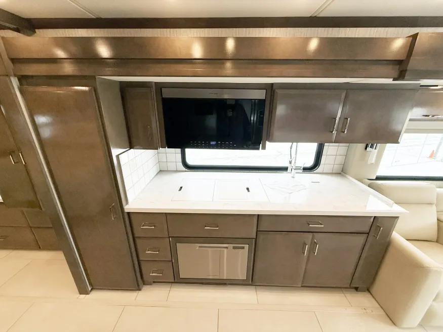 2026 Newmar Mountain Aire 3825 | Photo 10 of 28