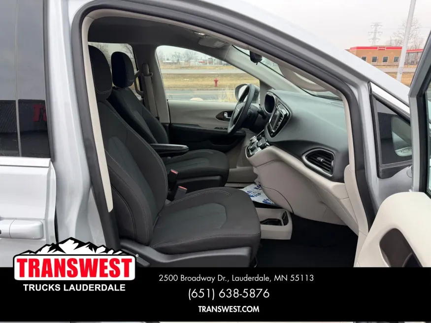 2024 Chrysler Voyager LX | Photo 20 of 23