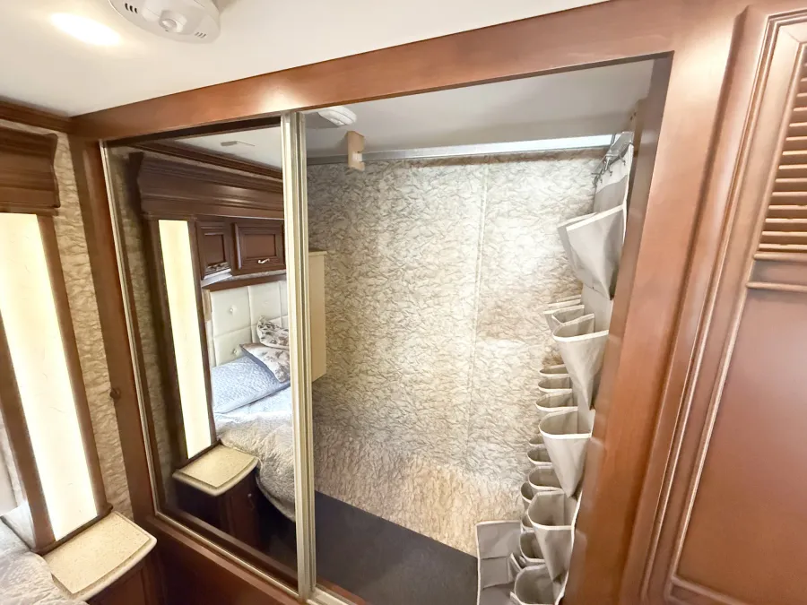 2015 Newmar Ventana 3436 | Photo 13 of 19