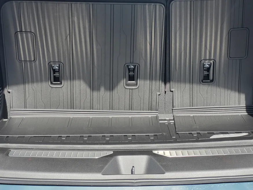 2026 GMC Yukon AT4 | Photo 25 of 26