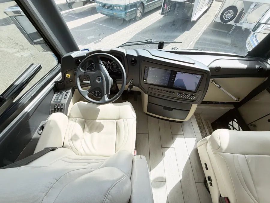 2022 Tiffin Allegro Bus 45OPP | Photo 6 of 32