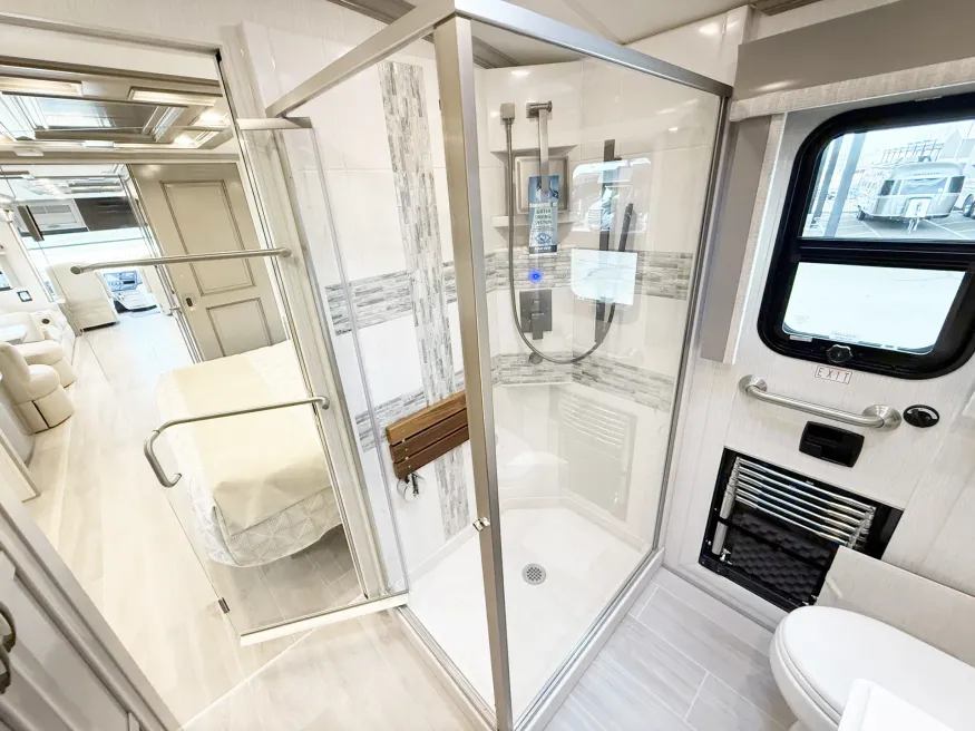 2026 Newmar Dutch Star 4081 | Photo 16 of 30