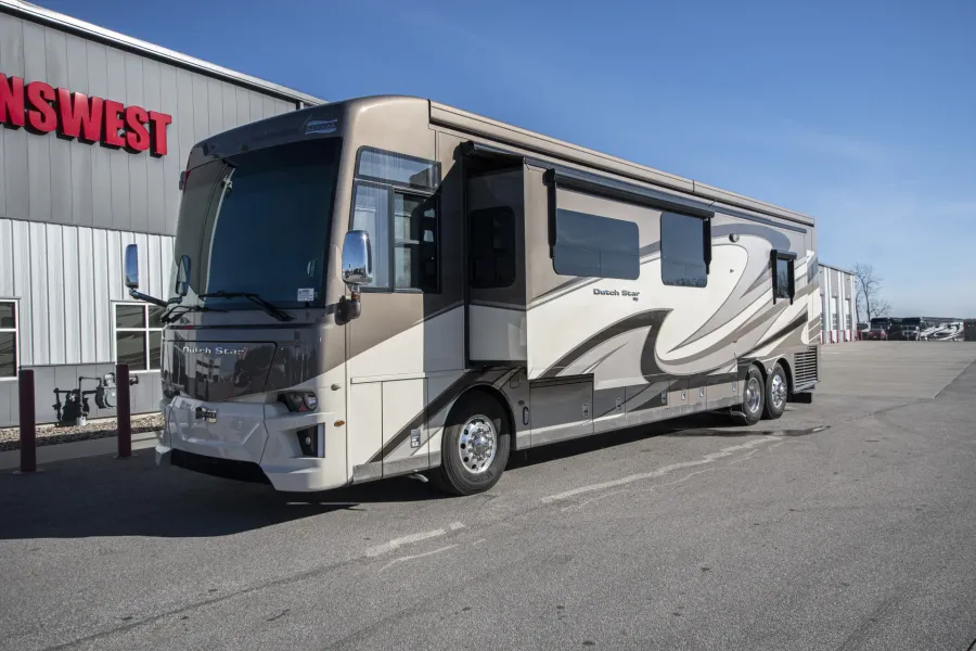 2020 Newmar Dutch Star 4369 | Photo 8 of 55