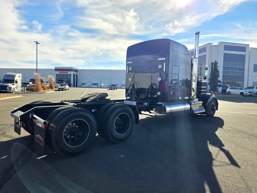 2023 Kenworth W900 | Photo 5 of 21