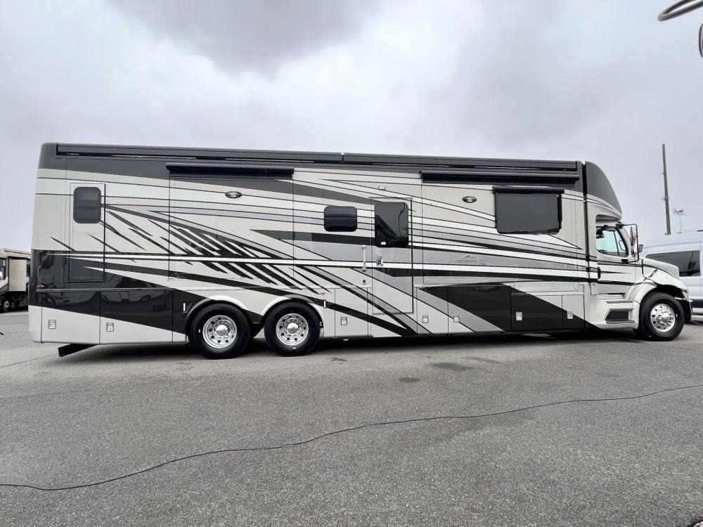 2024 Newmar Supreme Aire 4509 | Photo 2 of 37