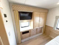 2024 Newmar Bay Star 3626 | Thumbnail Photo 17 of 31