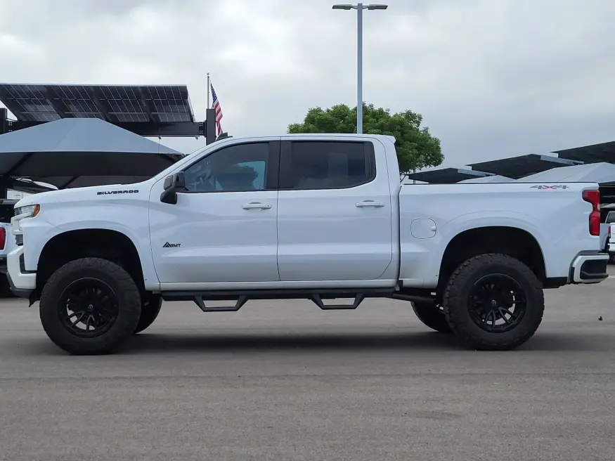 2021 Chevrolet Silverado 1500 RST | Photo 3 of 24