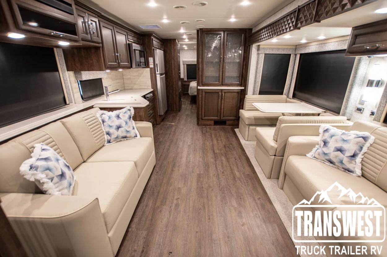 2024 Newmar Bay Star 3626 | Photo 2 of 51