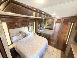 2015 Newmar Ventana 3436 | Thumbnail Photo 9 of 19