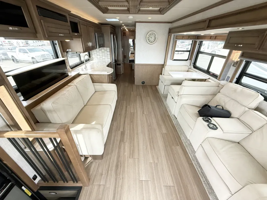 2022 Newmar Canyon Star 3722 | Photo 4 of 28