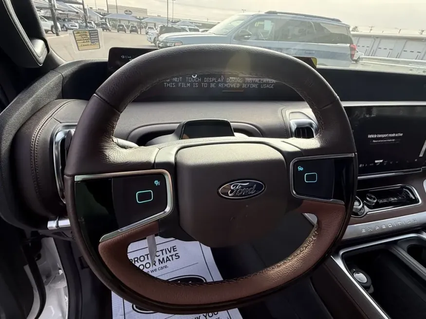 2025 Ford Expedition Max | Photo 18 of 34