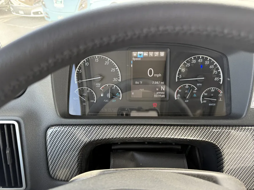 2026 Freightliner M2 112 SUMMIT HAULER | Photo 7 of 21