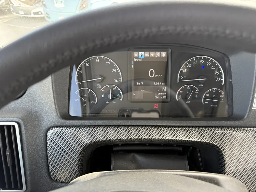 2026 Freightliner M2 112 SUMMIT HAULER | Photo 7 of 21