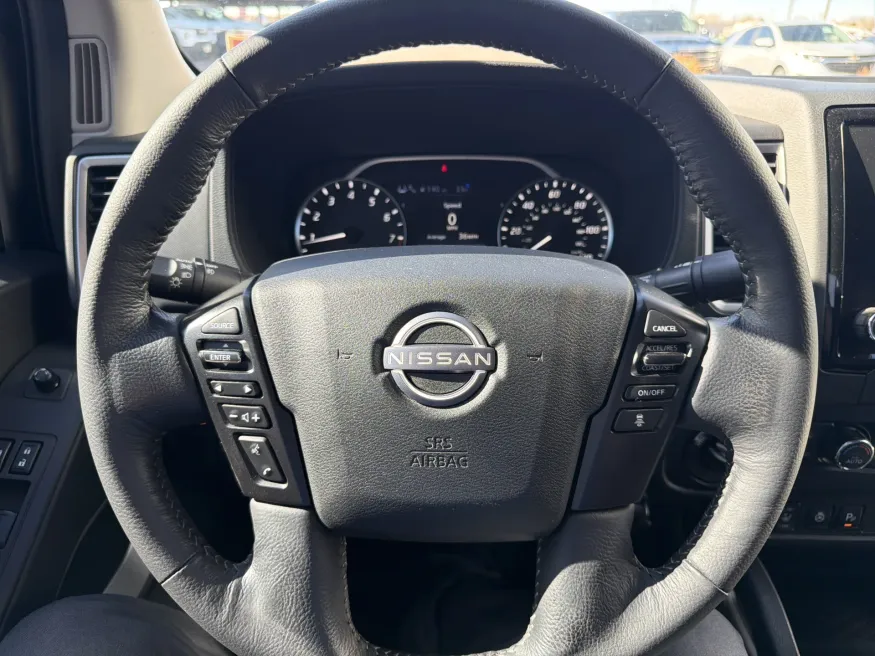 2022 Nissan Frontier SV | Photo 17 of 21
