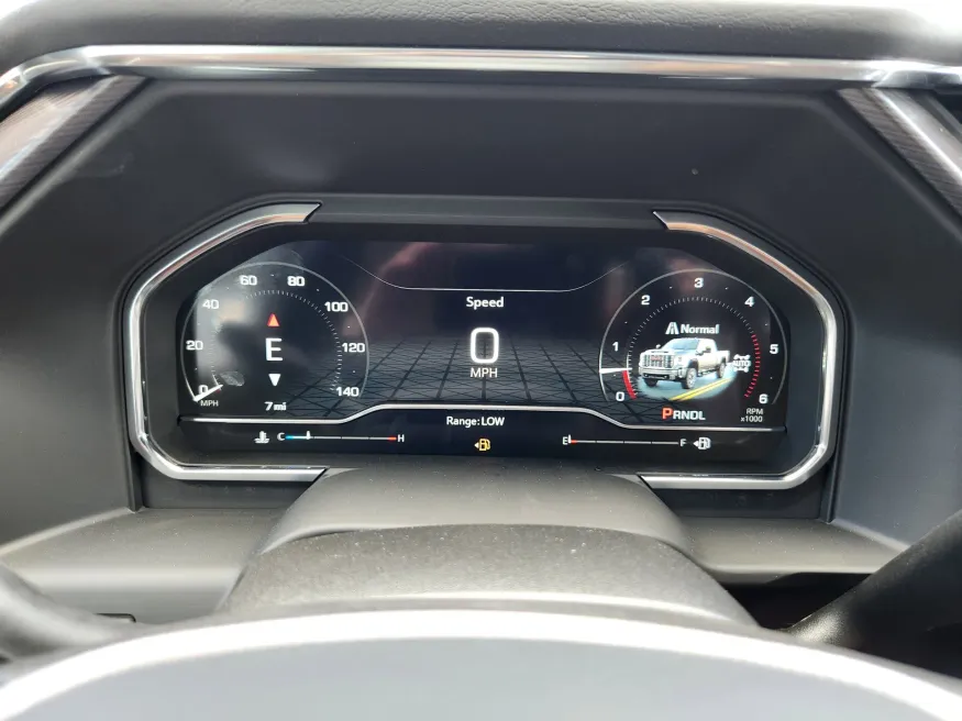 2025 GMC Sierra 2500HD Denali Ultimate | Photo 22 of 31