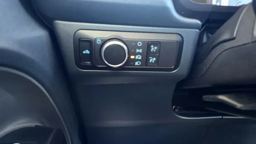 2025 Ford Maverick | Photo 14 of 32