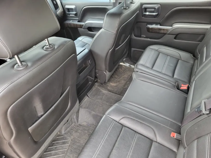 2015 GMC Sierra 2500HD Denali | Photo 21 of 24