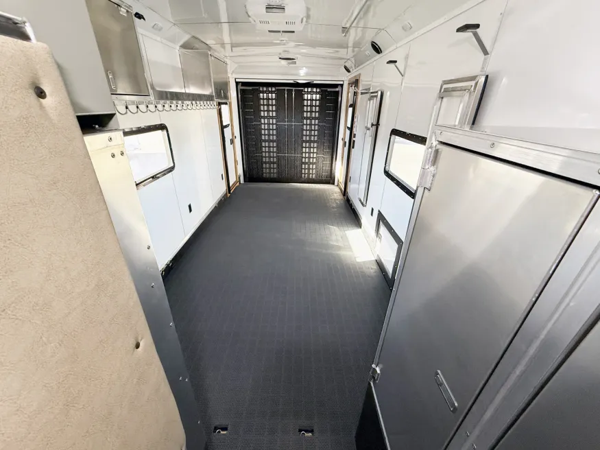 2025 Logan Coach Ultimate Sports Hauler | Photo 24 of 33