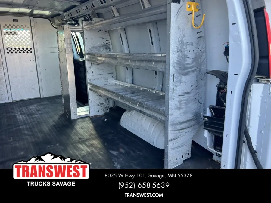 2018 Chevrolet Express | Photo 11 of 18