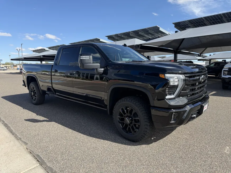 2026 Chevrolet Silverado 3500HD High Country | Photo 6 of 22