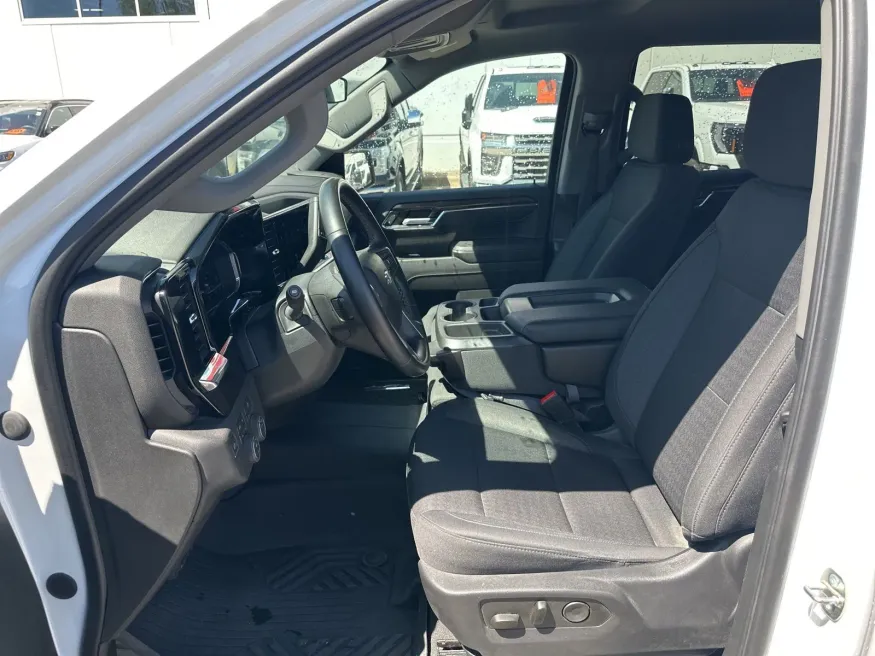 2023 Chevrolet Silverado 1500 RST | Photo 6 of 14