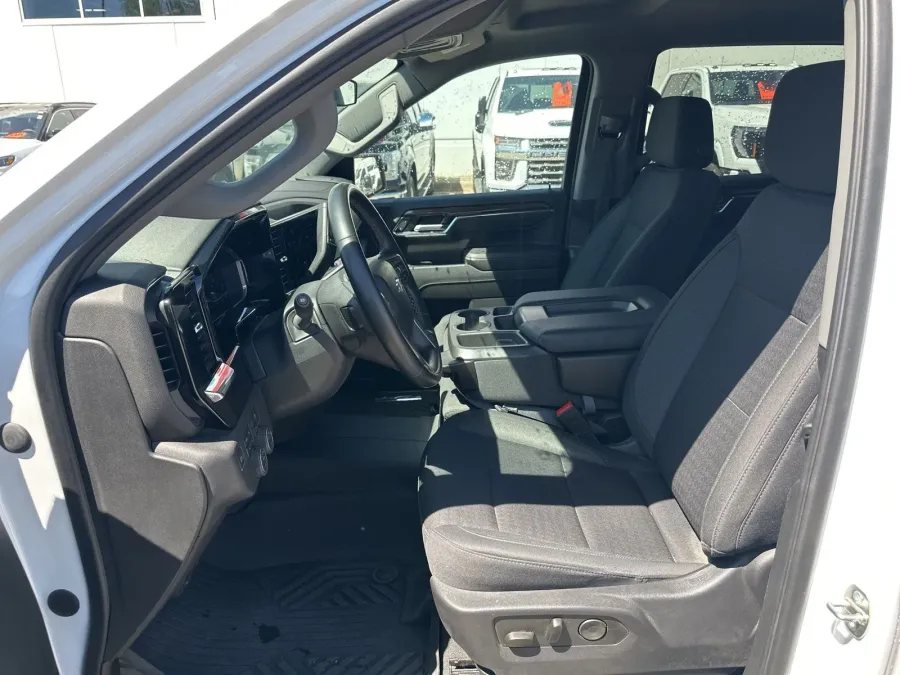 2023 Chevrolet Silverado 1500 RST | Photo 6 of 14